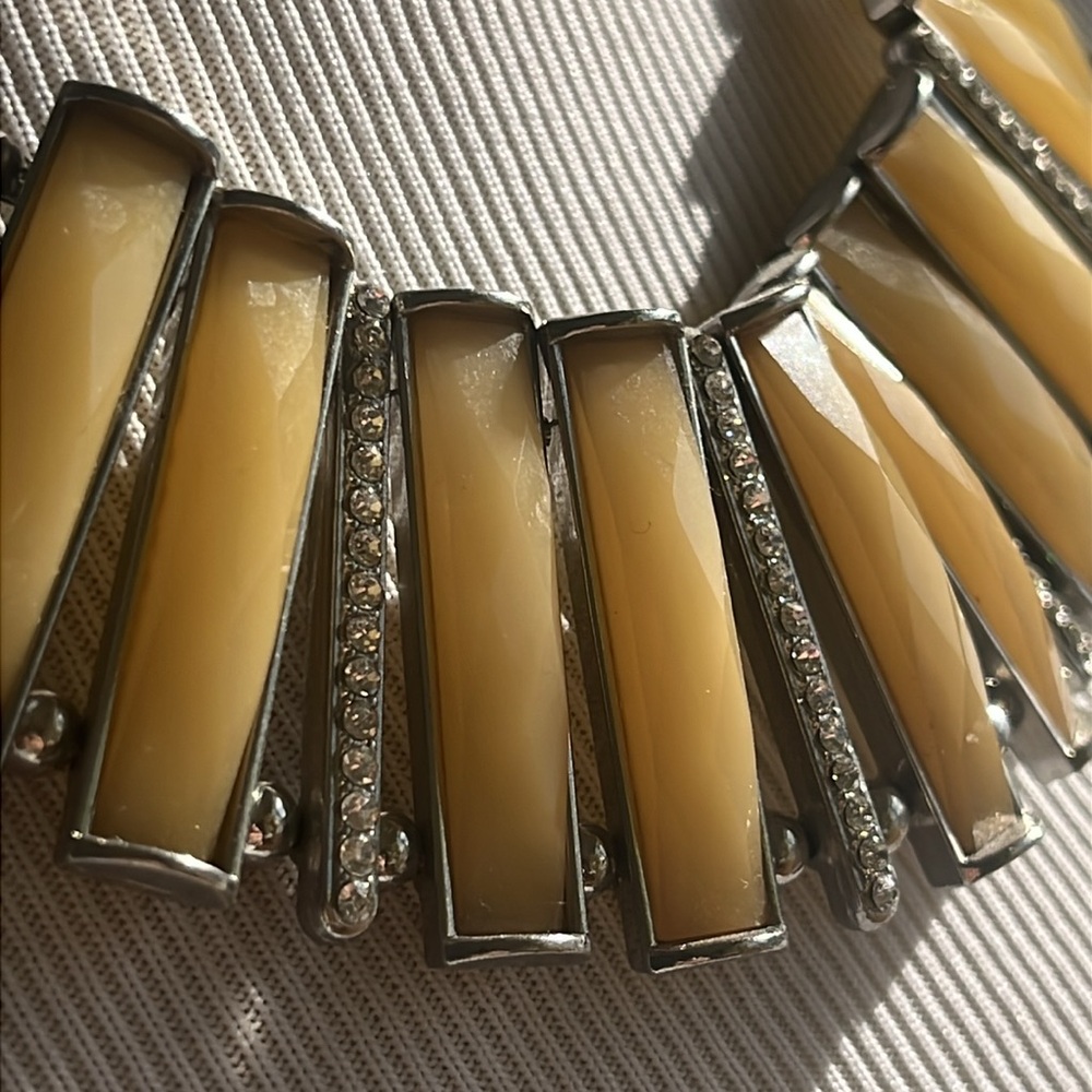 Beautiful statement necklace - Picture 2 of 4